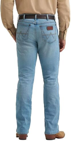 Wrangler Men's Retro Fallon Relaxed Jeans in Kuwait
