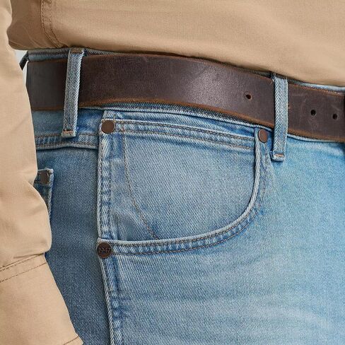 Wrangler Men's Retro Fallon Relaxed Jeans in Kuwait