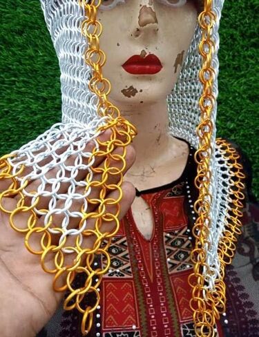 درع غطاء محرك السيارة من Chainmail في العصور الوسطى | غطاء خوذة الفارس الدائري المُثبت يدويًا | غطاء رأس على شكل سلسلة فضية وذهبية من أجل LARP، والحفلات التنكرية، ومعرض عصر النهضة. in Kuwait