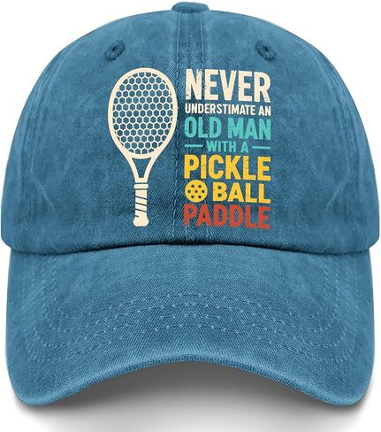 لا تقلل أبدًا من شأن رجل عجوز يرتدي قبعات Pickleballs للأزياء النسائية in Kuwait