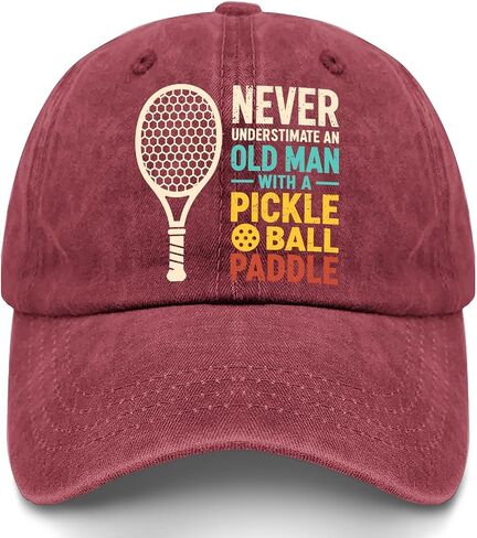 لا تقلل أبدًا من شأن رجل عجوز يرتدي قبعات Pickleballs للأزياء النسائية in Kuwait