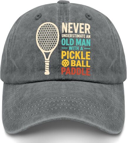 لا تقلل أبدًا من شأن رجل عجوز يرتدي قبعات Pickleballs للأزياء النسائية in Kuwait