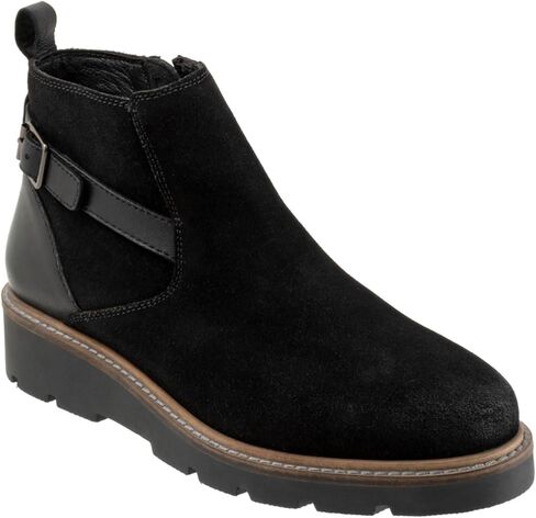SoftWalk Women's Waneta Boat Shoe in Kuwait
