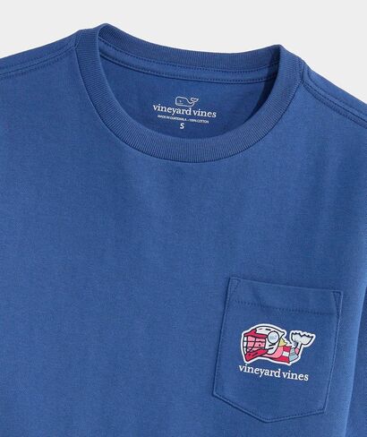 تي شيرت Vineyard Vines للأولاد الصغار ذو أكمام قصيرة من Lacrosse Whale in Kuwait