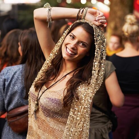 مجموعة إكسسوارات JATEBI Rave ذات القلنسوة الذهبية ووشاح الترتر وشال المهرجانات مع النمش اللامع وملصق وشم الوجه والحفلات الموسيقية وإكسسوارات الزي للنساء in Kuwait