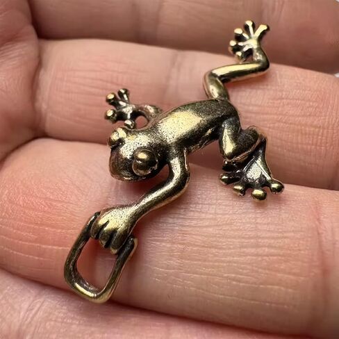 Vintage Brass Frog Statue Frogs Decor Charming Contemplative Pose Desktop Ornament Tea Pet Figurine Home Office Decor in Kuwait