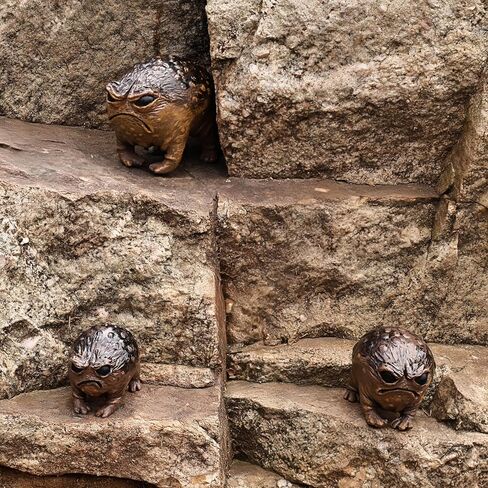 MOLMH 3-Pack Weird Frog Statue Set - Large, Medium, Small Sizes - Queer Grumpy Ugly Angry Toad Sculpture for Outdoor Garden Yard, Fun Novelty Home Office Decor, Unique Gift in Saudi Arabia