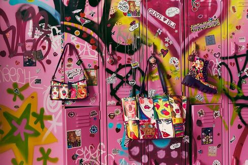 Betsey Johnson Artwork Faces Tote in Saudi Arabia