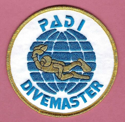 رقعة مطرزة - رابطة PADI الاحترافية لمدربي الغوص DIVEMASTER Patch in Kuwait