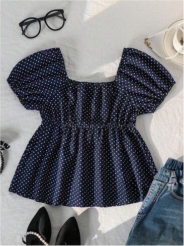 تي شيرت للفتيات من SweatyRocks مزين بالدانتيل منقطة Y2k Coquette بأكمام منتفخة وزر أمامي من Peplum in Kuwait