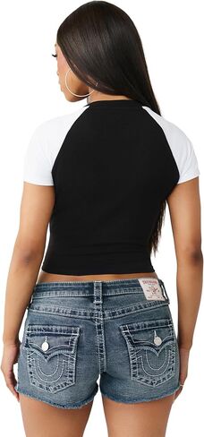 تي شيرت راجلان للأطفال من True Religion - مقاس نحيف من القطن المطاطي بياقة دائرية وأكمام متباينة، تي شيرت برسومات حدوة الحصان in Kuwait