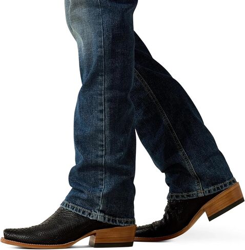 بنطال جينز ARIAT M7 Slim Trent الكلاسيكي ذو الساق المستقيمة للرجال in Kuwait