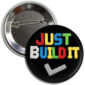 Just Build It Master Builder Building Block 2.25 بوصة زر دبوس شارة in Kuwait
