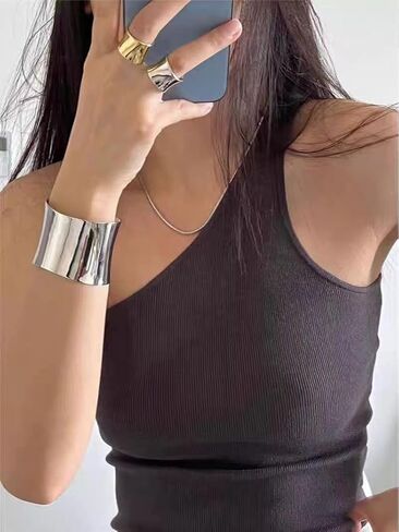 Golden wide face C-shaped bracelet with uneven concave surface and exquisite shiny surface, autumn and winter bracelet with arm ring in Saudi Arabia