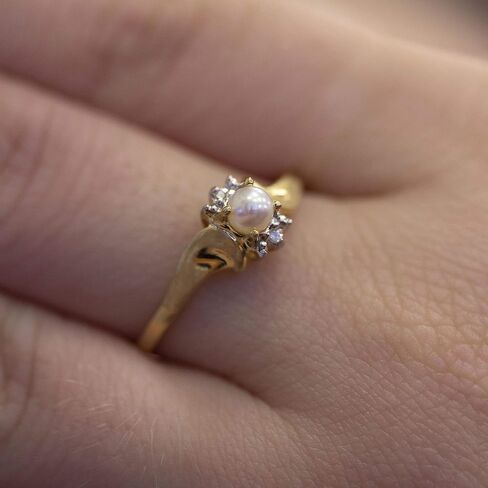 10k Yellow Gold Freshwater Cultured Pearl And Diamond Satin Finish Ring in Kuwait