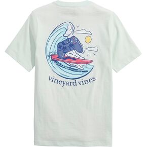 تيشيرت للأولاد من Vineyard Vines للأولاد بأكمام قصيرة وجيب للتحكم في الأمواج in Kuwait