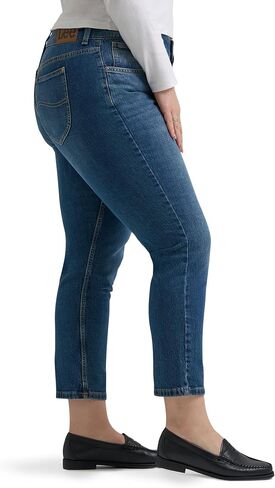 Lee Women's Plus Size Legendary 26" Straight Crop Jean in Kuwait