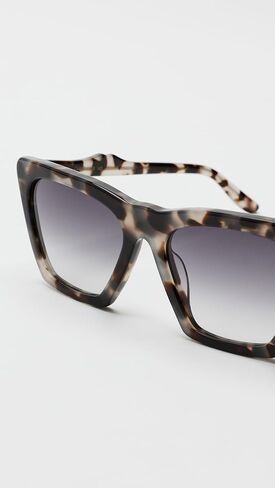 Illesteva Women's Lisbon Sunglasses in Saudi Arabia