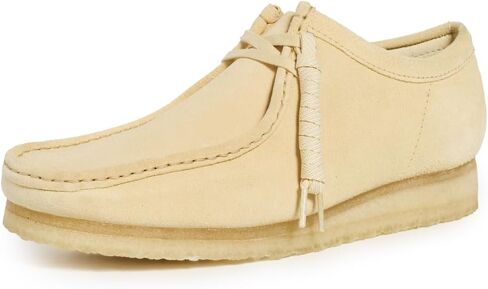حذاء رجالي من Clarks مصنوع من الجلد السويدي Wallabee in Kuwait