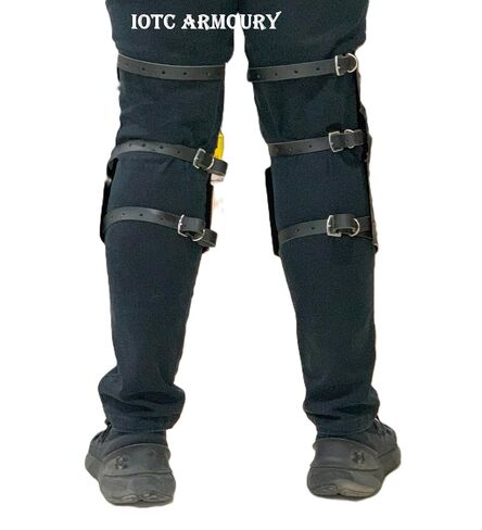 Medieval Articulated Leg Armor Knight Steel Leg Greaves Armor Knee Guard - LARP SCA Cosplay Halloween Armor Costume in Saudi Arabia