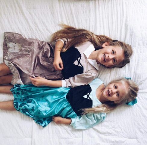Little Adventures Sleeping Beauty Day Dress with Headband Princess Costume (Medium Age 3-5) - Machine Washable Child Pretend Play and Party Dress with No Glitter in Kuwait