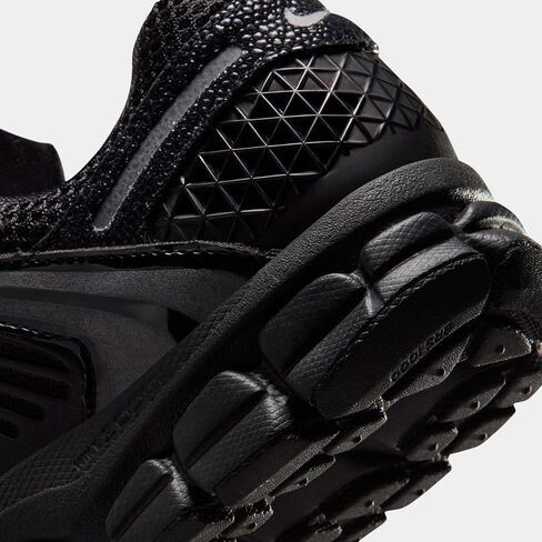 Zoom Vomero 5 Stingray Womens Running Shoes (Black/Black/Metallic Silver/Anthracite) in Kuwait