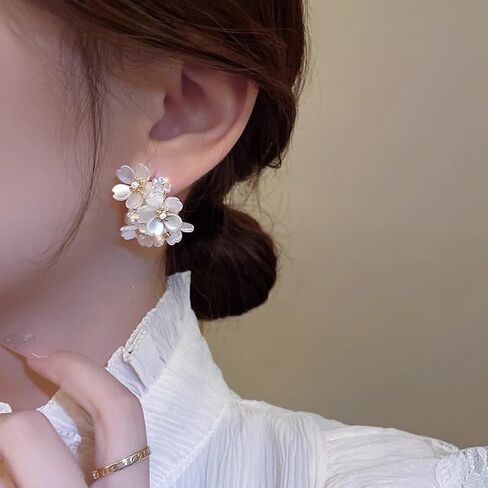 Flower Earrings for Women Boho Spring Summer White Flower Floral Hoop statement Earrings in Kuwait