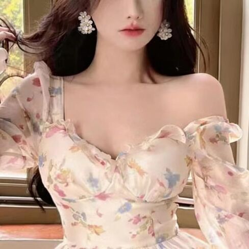 Flower Earrings for Women Boho Spring Summer White Flower Floral Hoop statement Earrings in Kuwait