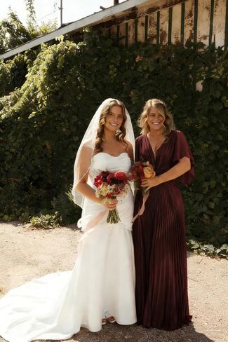 Pleated Chiffon Bridesmaid Dresses - Flutter Sleeves V-Neck Long Formal Gown A-Line Wedding Guest Dress for Women in Kuwait