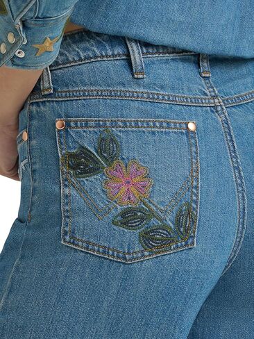 جينز Wrangler النسائي X Lainey Wilson Cheeky واسع الساق in Kuwait