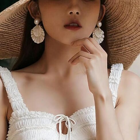 Pearl Seashell Earrings for Women Lightweight White shell Dangle Drop Earrings Elegant Wedding Statement Summer Beach Vacation Jewelry Gifts in Kuwait
