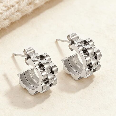 Fashion creative stainless steel wavy earrings, personalized minimalist unisex earrings, daily wear and party accessories suitable for both men and women (silver) in Saudi Arabia