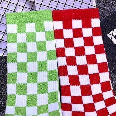 1Pair Fashion Harajuku Trends Checkerboard Socks, Unisex Print Skateboard Socks, Novelty Geometric Checkered Socks, Comfortable and Stylish, Hip Hop Cotton Unisex in Saudi Arabia