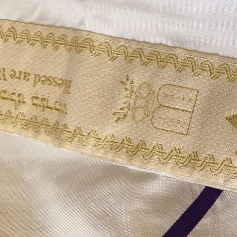 Golden prayer shawl Christian in Saudi Arabia