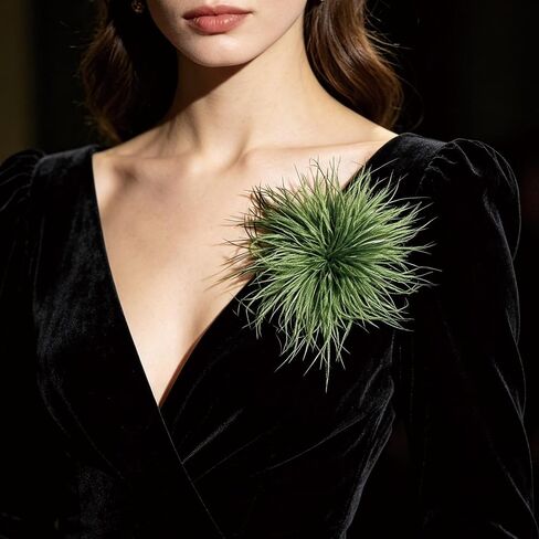 Dainty Ostrich Feather Flower Brooch Pins for Women Elegant Oversized Floral Lapel Pin Handmade Feather Corsage Brooches for Wedding Party Banquet Ceremony Dance Accessories Jewelry in Kuwait