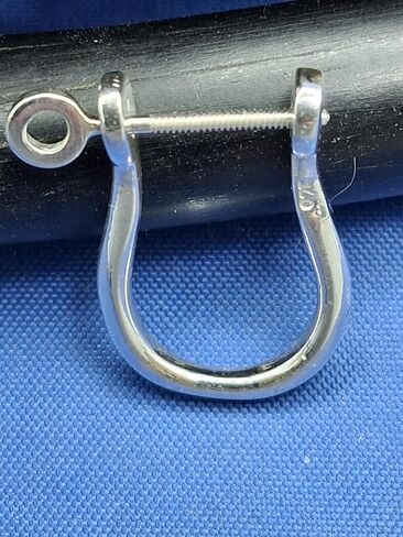 Sterling silver Mariners pirate shackle earring in Kuwait