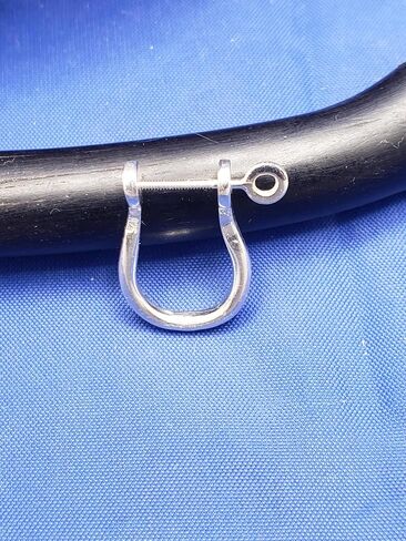 Sterling silver Mariners pirate shackle earring in Kuwait