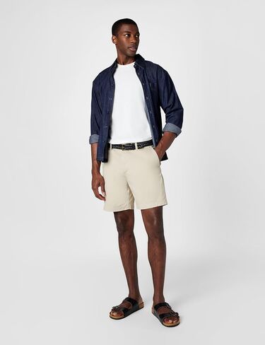 Calvin Klein Men's Straight Comfort Cotton 7" Chino Short in Saudi Arabia