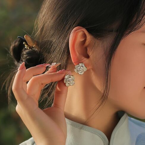 3 PCS Flower Earrings Necklace Rings Set for Women Gold Rose Flower Pendant Necklace Dainty Pearl Floral Stud Earrings Set Adjustable Pearl Floral Statement Rings Costume Prom Jewelry Accessories in Saudi Arabia