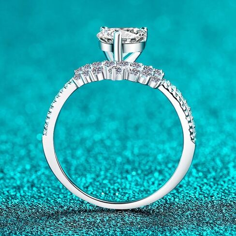 Women's Romantic 14K Gold Heart Shape Diamond Statement Ring, Featuring 1 Carat Heart-Shaped VVS1 D-Color Stone on Unique Twist Band, Symbolic Design for Love Celebrations in Kuwait