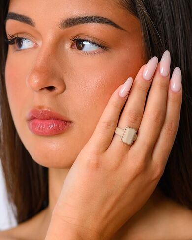 Rinfit Silicone Rings for Her - Rubber Wedding Band with Cubic Zirconia Stone - Emerald & Emerald Glowstone Nude/RoseGold, Size 7 in Kuwait