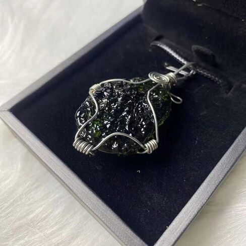Moldavite Pendant Necklace Genuine Irregular Czech Green Healing Crystal Unique Meteorite Energy Stone Jewelry for Women and Men 4x2cm in Saudi Arabia