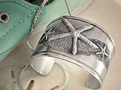 Horse Lady Gifts Starfish bracelet in silvery pewter, handmade USA in Saudi Arabia