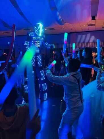 Earthradius Led Robot Stilts Performer Party Halloween Costume Adult, Light Up Robot Cosplay Helmet Outfit DJ Nightclub in Saudi Arabia