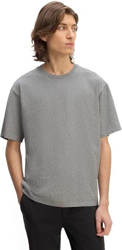 Everlane The Premium-Weight Relaxed Crew | Uniform in Saudi Arabia