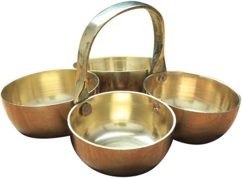 حامل نحاسي Chowmukh Haldi Kumkum حامل لإكسسوارات الصلاة بوجا لحفلات الزفاف النحاسية الصغيرة 4 أوعية حامل باترا رولي هدية الإرجاع ديكورات مهرجان ديوالي الهندي التقليدي (3.5 بوصة × 2.5 بوصة) (ذهبي) in Kuwait