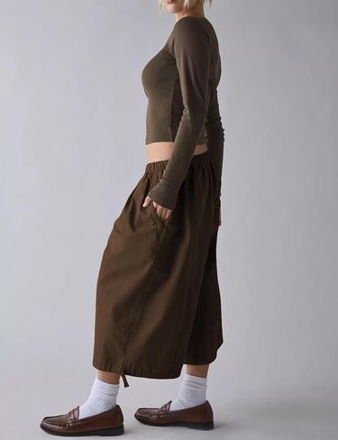 Women's Wide Leg Cargo Capris Pants Elastic Waist Baggy Cropped Pants with Poackets in Kuwait