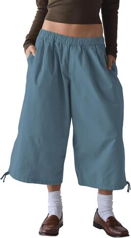 Women's Wide Leg Cargo Capris Pants Elastic Waist Baggy Cropped Pants with Poackets in Kuwait