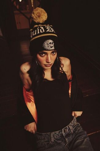 AMERICAN NEEDLE Unisex Liquid Death Pillow Line Knit Pom Beanie (23012A-LDEATH-BLGL) Black/Gold in Kuwait