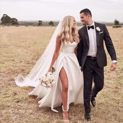 Women's Off The Shoulder Wedding Dresses for Bride with Trains Strapless Formal Bridal Gowns Slit Satin Prom Dress in Kuwait